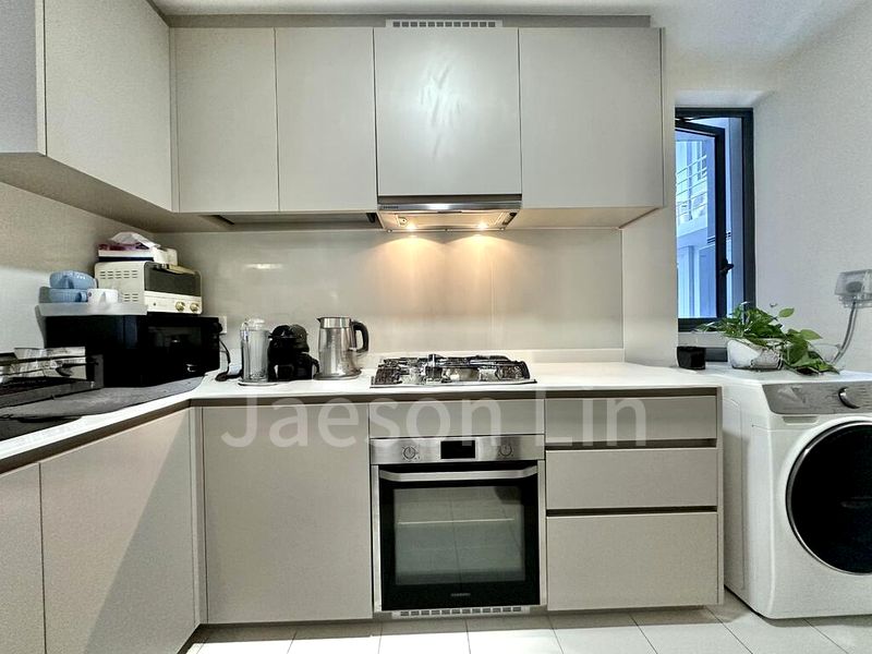 3 Bed Executive Condo for Rent in  The Visionaire - Image 11