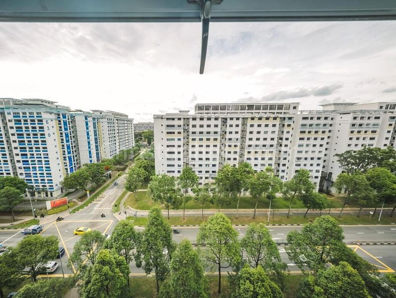 Light Industrial (B1) for Rent: Woodlands 11 - Image 1