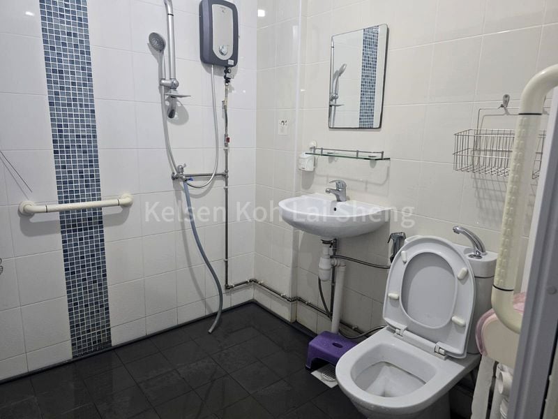 Common Room (HDB) for Rent in  114 Serangoon North Avenue 1 - Image 2
