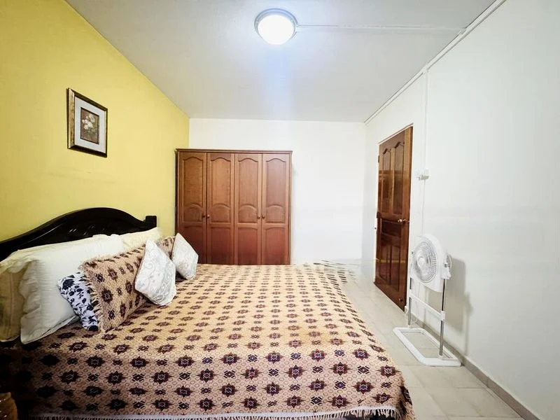 3 Room (3A) HDB for Sale in  340 Bukit Batok Street 34 - Image 3