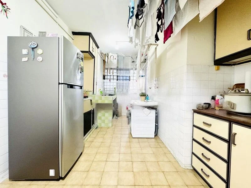 3 Room (3A) HDB for Sale in  340 Bukit Batok Street 34 - Image 6