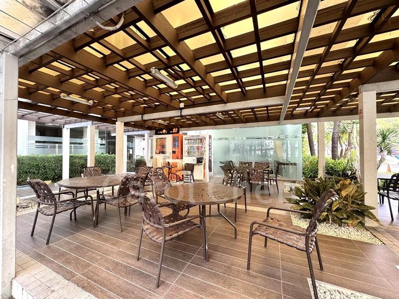 3 Bed Executive Condo for Sale in Whitewater - Image 1