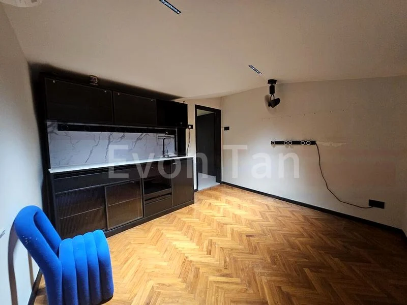 Shop / Shophouse for Rent:  Suits SOHO or Residential | 2 Rooms and Living Room - Image 5