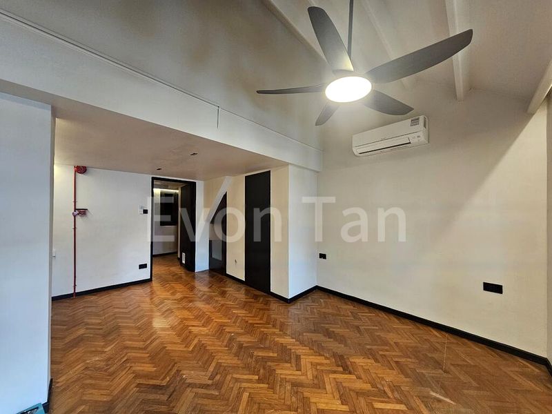 Shop / Shophouse for Rent:  Suits SOHO or Residential | 2 Rooms and Living Room - Image 2