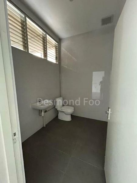 Warehouse near Aljunied MRT; Attached Toilet - Image 2