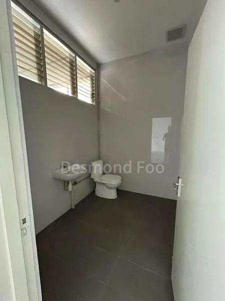 Warehouse near Aljunied MRT; Attached Toilet - Image 3