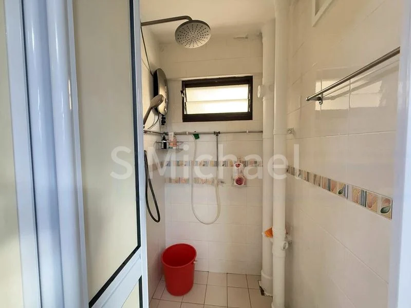 3 Room (3I) HDB for Sale in 20 Chai Chee Road - Image 4