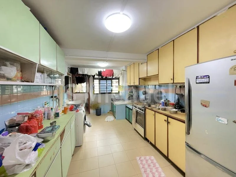 3 Room (3I) HDB for Sale in 20 Chai Chee Road - Image 2