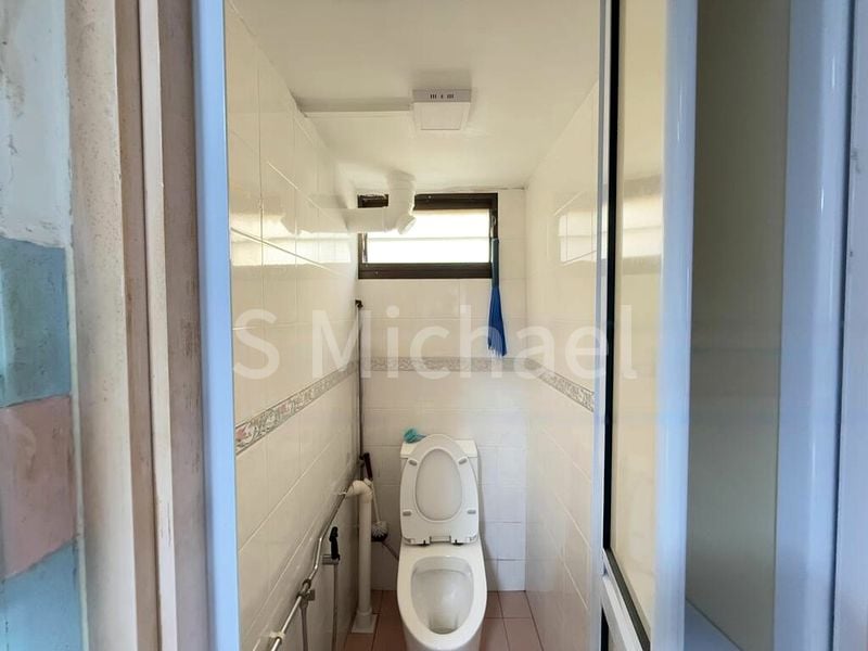 3 Room (3I) HDB for Sale in 20 Chai Chee Road - Image 3