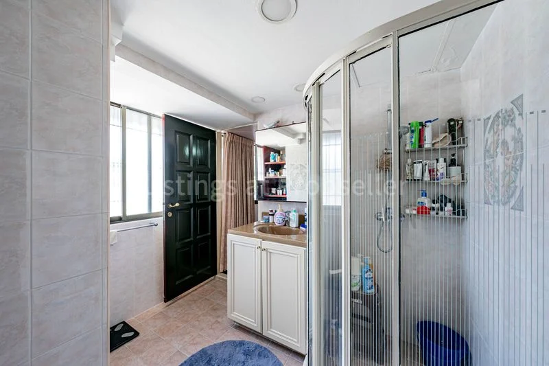 5 Bed Apartment (Condo) for Sale in Townhouse Apartments - Image 12