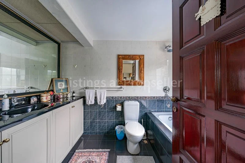 5 Bed Apartment (Condo) for Sale in Townhouse Apartments - Image 16