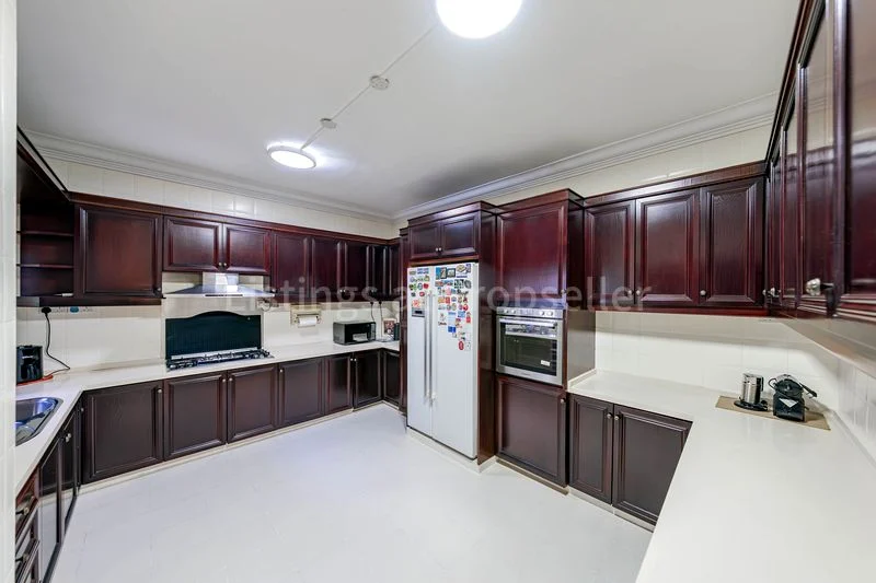 5 Bed Apartment (Condo) for Sale in Townhouse Apartments - Image 7