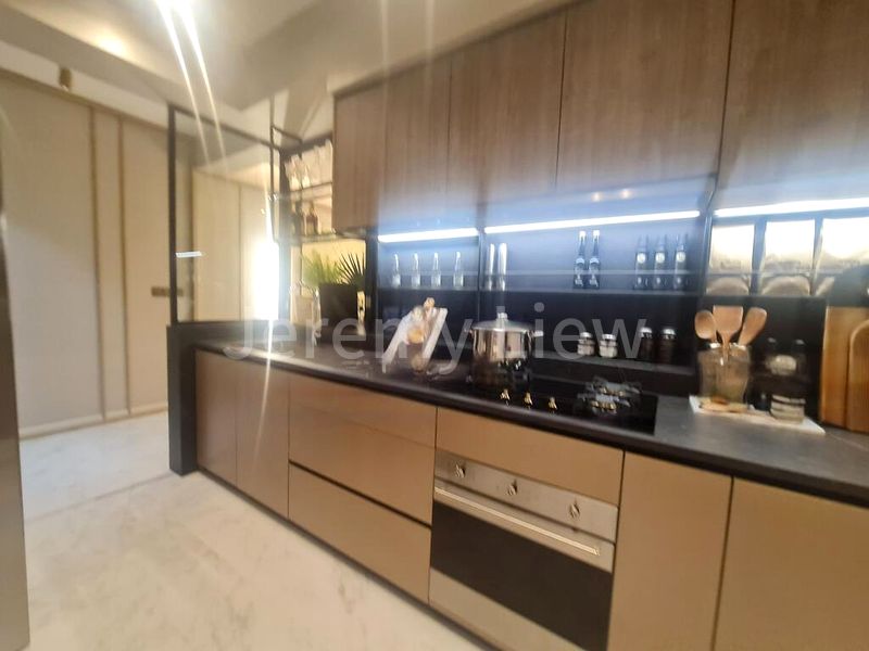 5 Bed Condo for Sale in  Sceneca Residence / Sceneca Square - Image 4