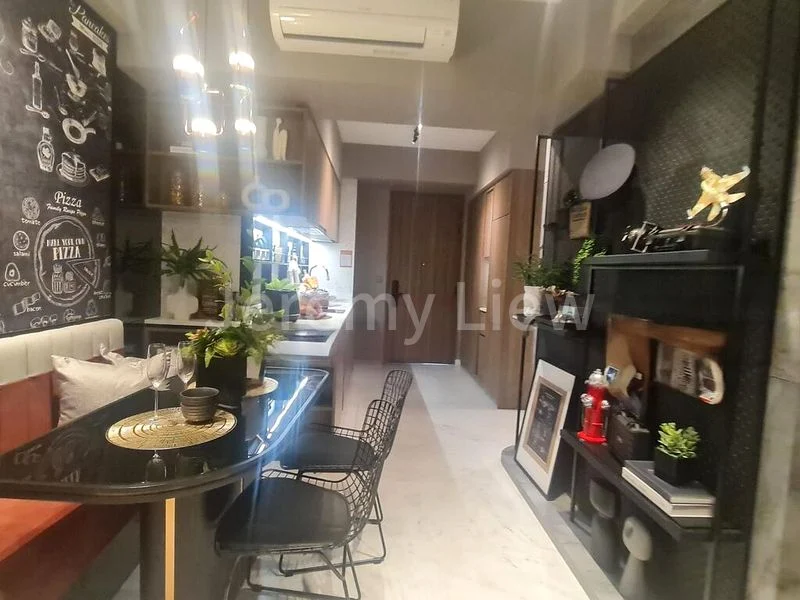 5 Bed Condo for Sale in  Sceneca Residence / Sceneca Square - Image 2