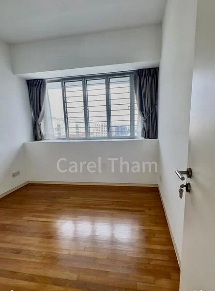 3 Bed Condo for Rent in  The Trumps - Image 6