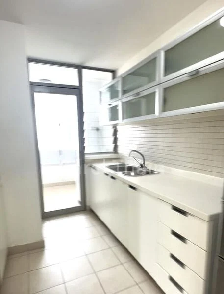 3 Bed Condo for Rent in  The Trumps - Image 2