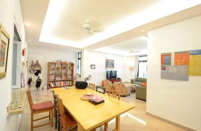 5 Bed Condo for Rent in  Spring Grove - Image 4