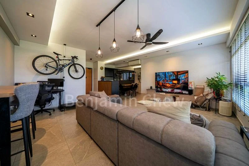 5 Room (5I) HDB for Sale in  609A Tampines North Drive 1 - Image 2