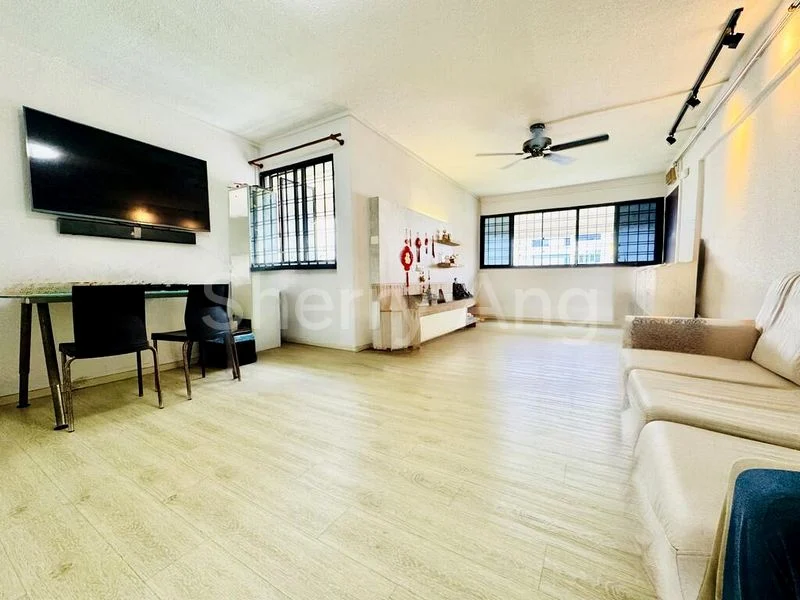 4 Room (4NG) HDB for Sale in  227 Yishun Street 21 - Image 1