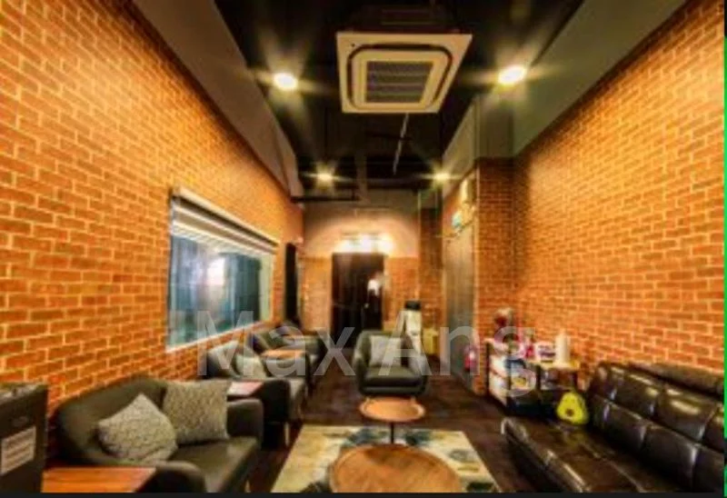 Light Industrial (B1) for Rent: Nordcom II - Image 1