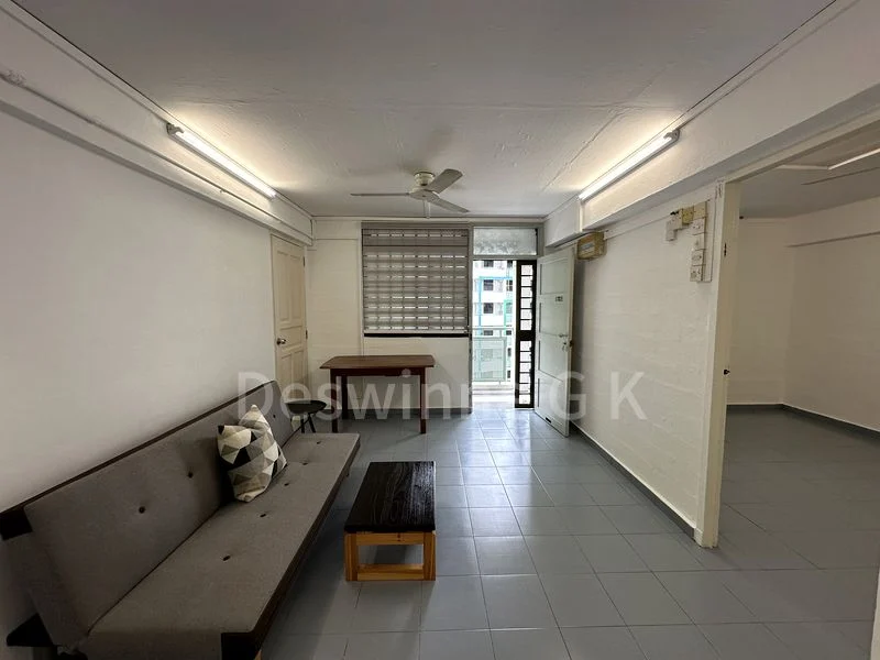 3 Room (3S) HDB for Rent in  12 Taman Ho Swee - Image 4