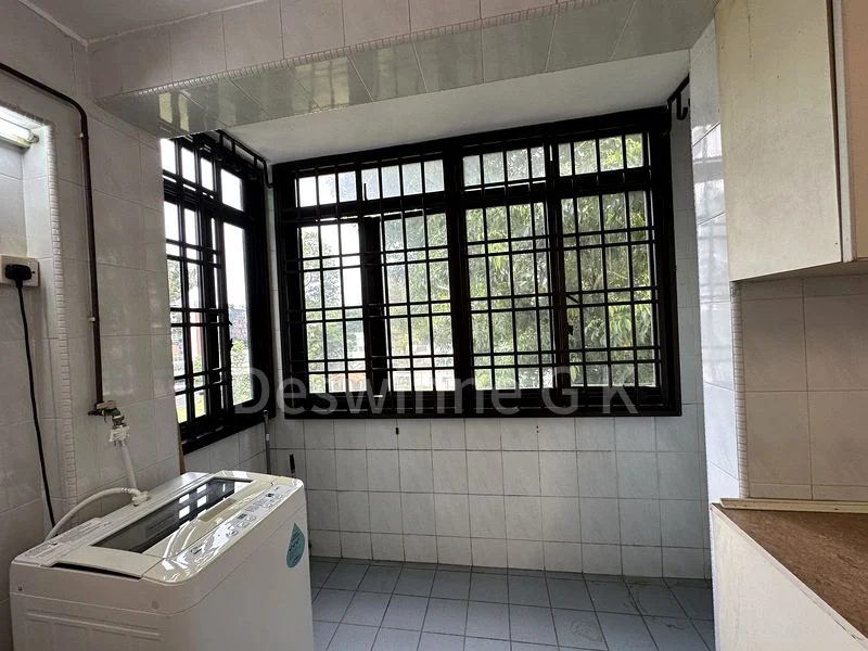 3 Room (3S) HDB for Rent in  12 Taman Ho Swee - Image 2