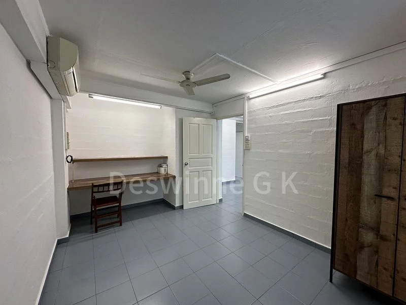 3 Room (3S) HDB for Rent in  12 Taman Ho Swee - Image 3