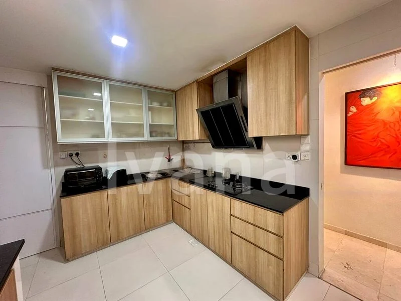 4 Bed Condo for Sale in  90 Holland Road - Image 2