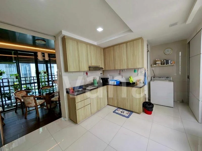 4 Bed Condo for Sale in  90 Holland Road - Image 16