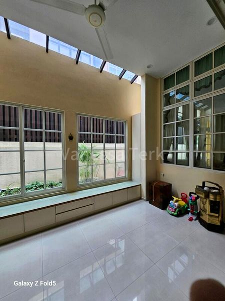 6 Bed Semi-Detached House (Landed) for Sale in  Kechubong Terrace - Image 6