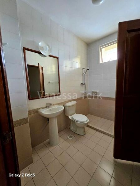 6 Bed Semi-Detached House (Landed) for Sale in  Kechubong Terrace - Image 17