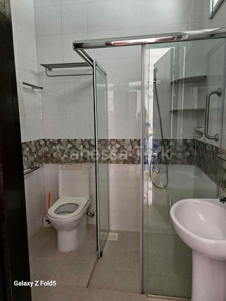 6 Bed Semi-Detached House (Landed) for Sale in  Kechubong Terrace - Image 18