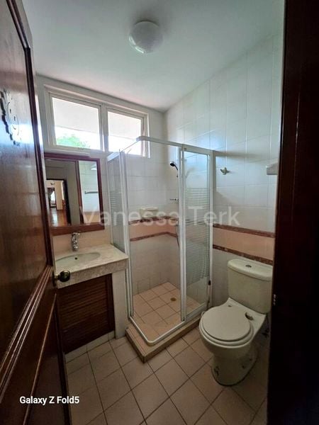 6 Bed Semi-Detached House (Landed) for Sale in  Kechubong Terrace - Image 16