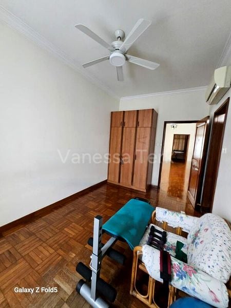 6 Bed Semi-Detached House (Landed) for Sale in  Kechubong Terrace - Image 11