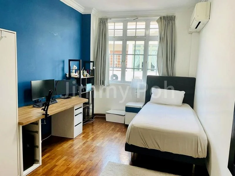 6 Bed Corner Terrace (Landed) for Sale in  Eastwood Walk Gardens - Image 7