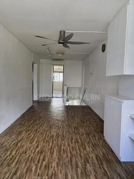 3 Room (3NG) HDB for Rent in 201E Tampines Street 23 - Image 1