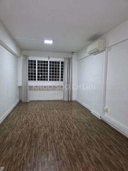 3 Room (3NG) HDB for Rent in 201E Tampines Street 23 - Image 4