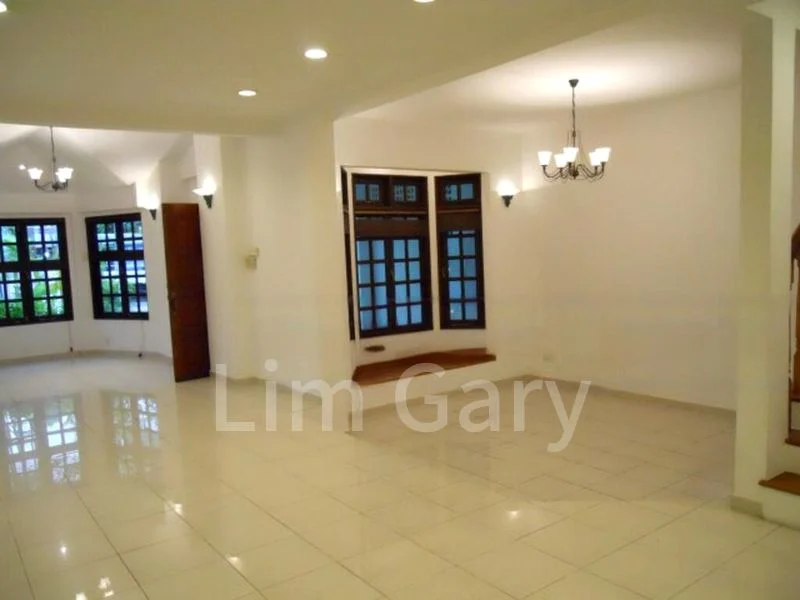 3 Bed Semi-Detached House (Landed) for Rent in College Green - Image 5