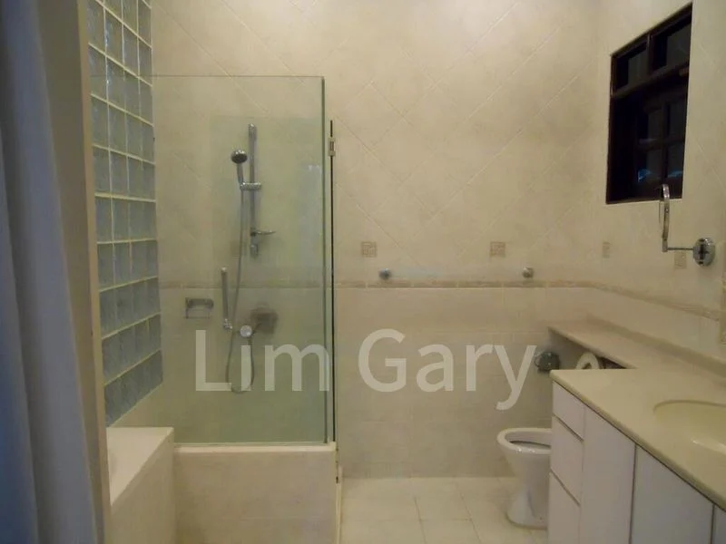 3 Bed Semi-Detached House (Landed) for Rent in College Green - Image 8