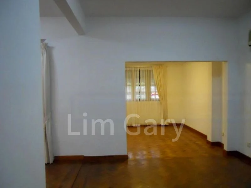 3 Bed Semi-Detached House (Landed) for Rent in College Green - Image 7