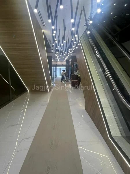 Office for Sale: High Street Plaza - Image 1