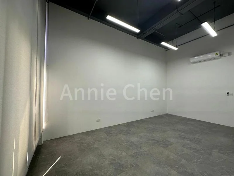 Light Industrial (B1) for Rent: Sindo Industrial Building - Image 1