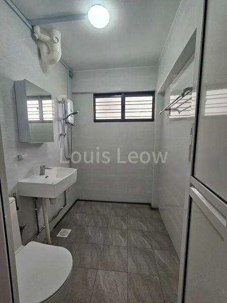 5 Room (5STD) HDB for Sale in  452 Pasir Ris Drive 6 - Image 1