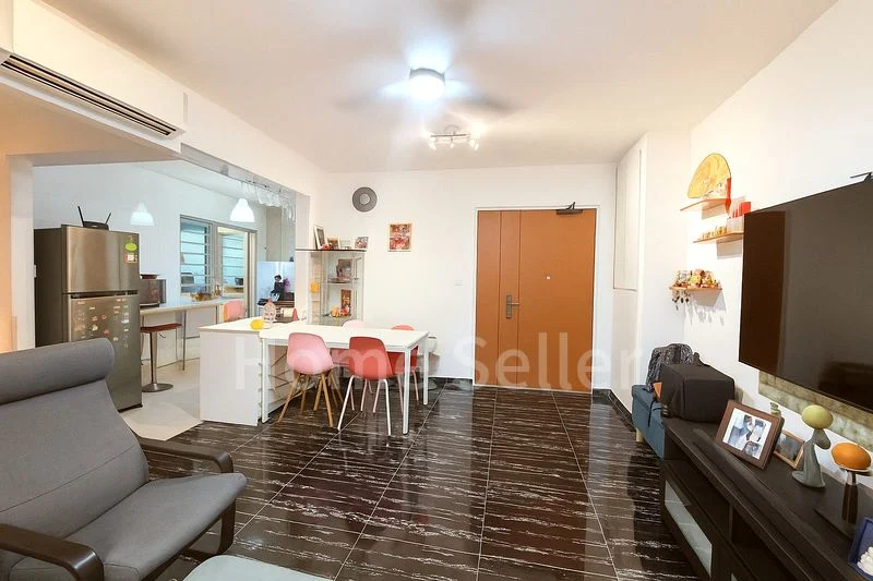 3 Room (3A) HDB for Sale in 104A Canberra Street - Image 4