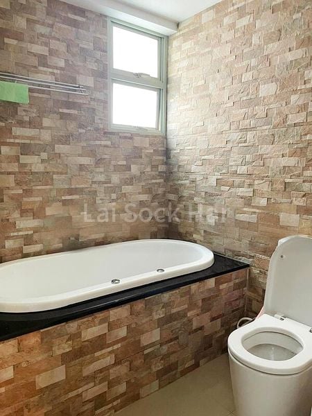 2 Bed Condo for Sale in  The Clearwater - Image 6