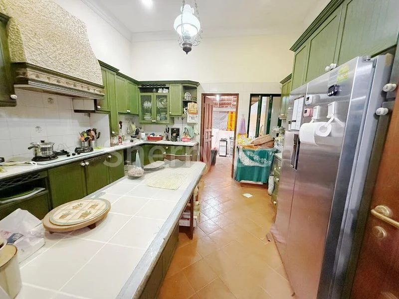 6 Bed Semi-Detached House (Landed) for Sale in Jalan Waringin - Image 5