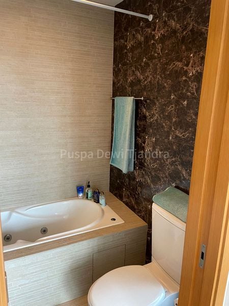 2 Bed Condo for Rent in  Viz At Holland - Image 9