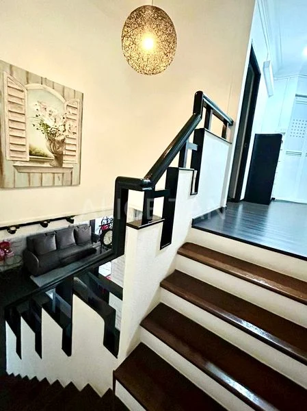 Maisonette HDB for Sale in  151 Yung Ho Road - Image 2