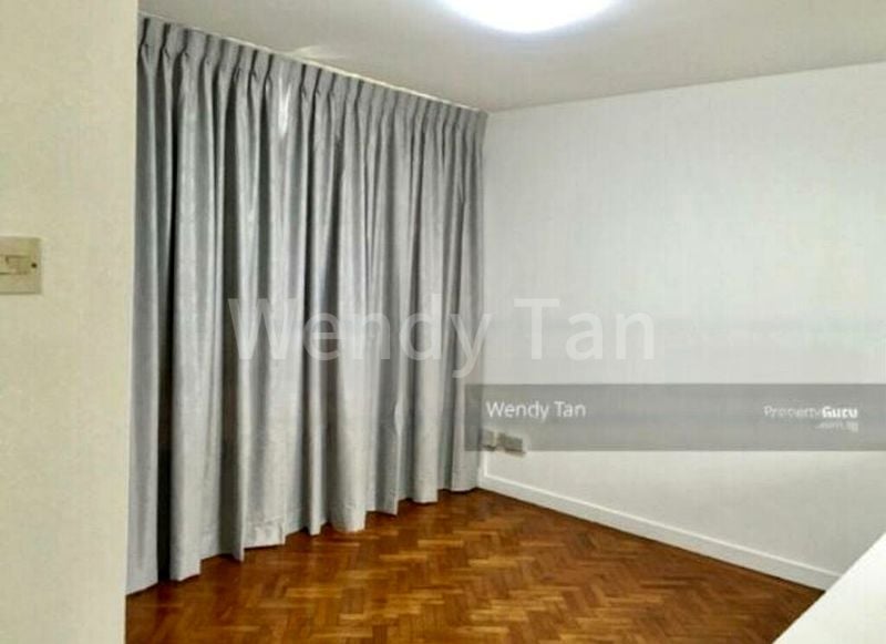 5 Bed Corner Terrace (Landed) for Sale in  Jalan Pergam - Image 5