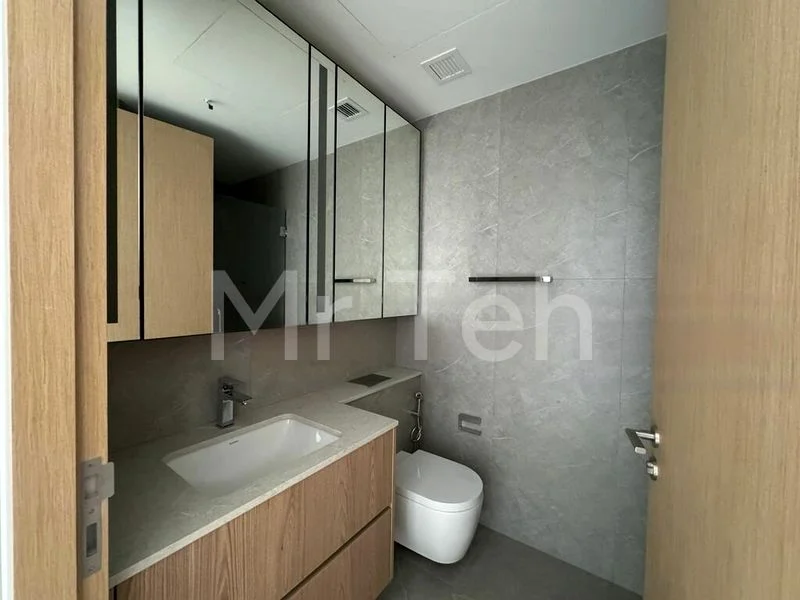 3 Bed Condo for Sale in  Peak Residence - Image 8